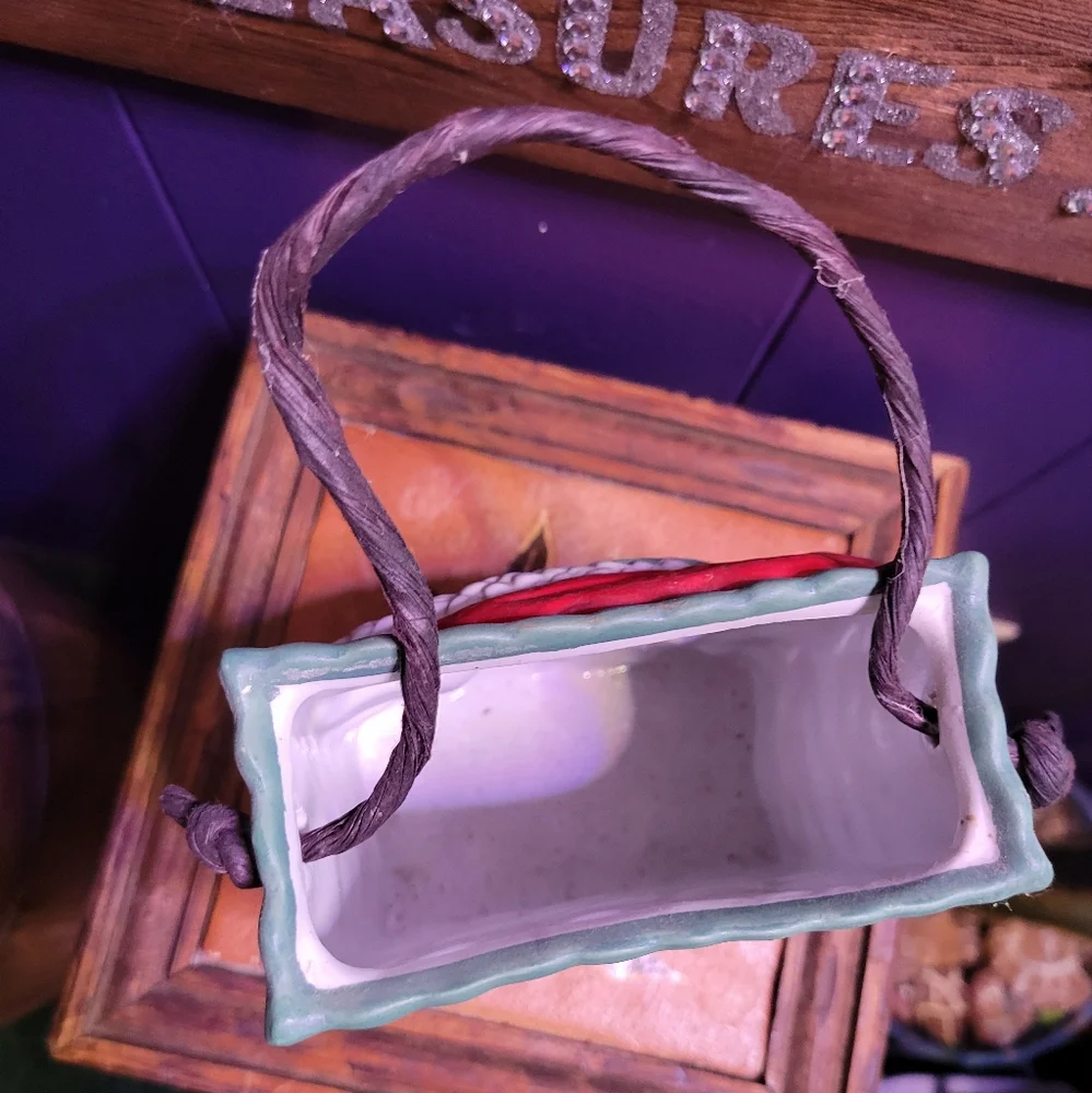 Laketown Treasures vintage ceramic